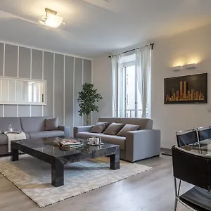 Joivy Mazzini Brera , Milano Italia