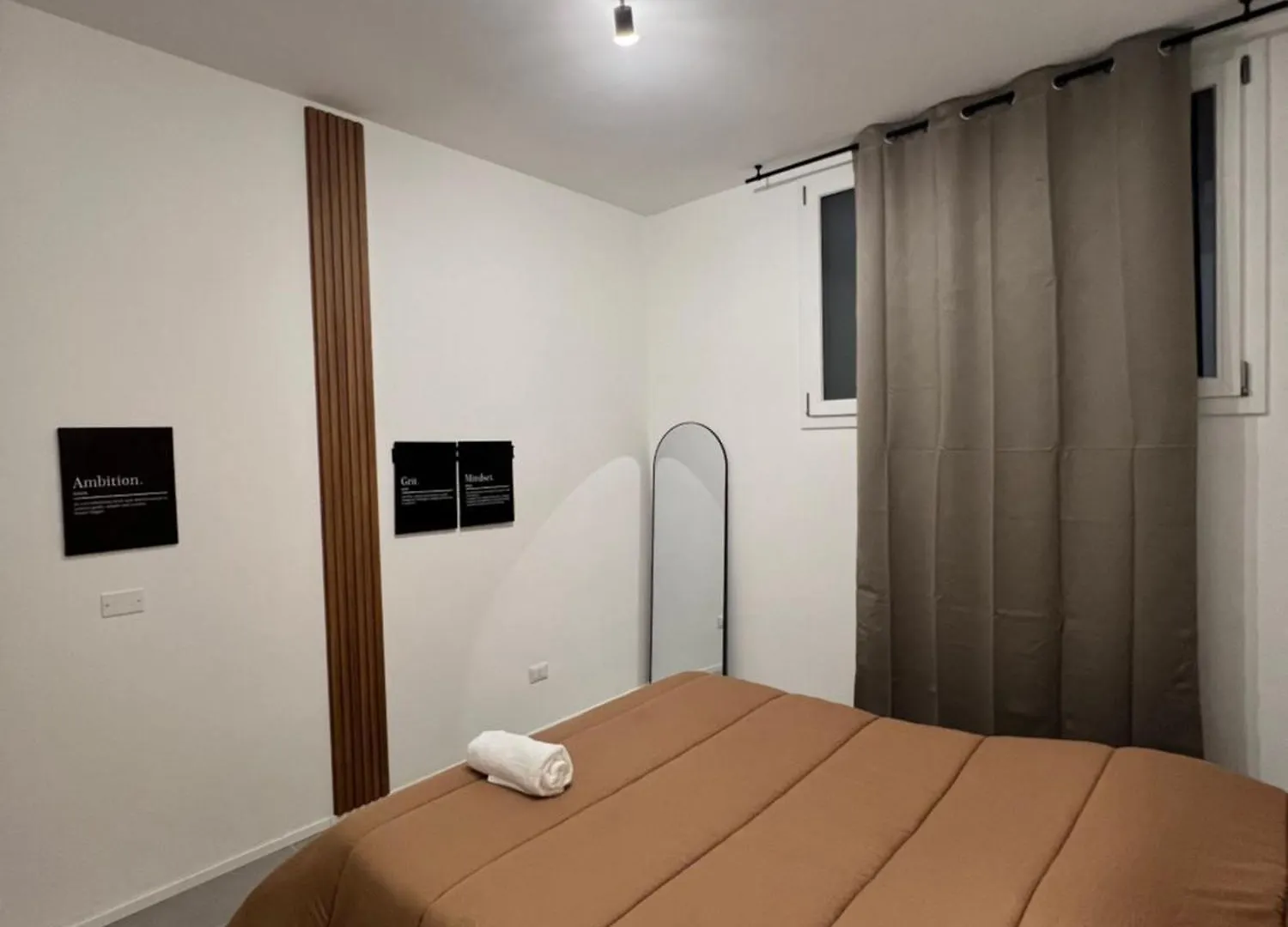 Room 12 Milano 0*, ميلان